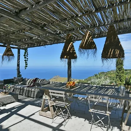 Sleeps 8 Pool Villa Cefalù