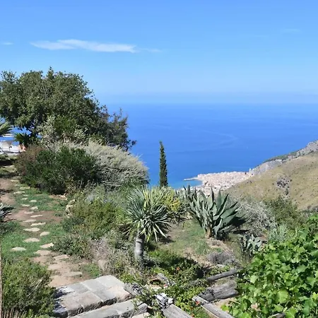 Sleeps 8 Pool Villa *