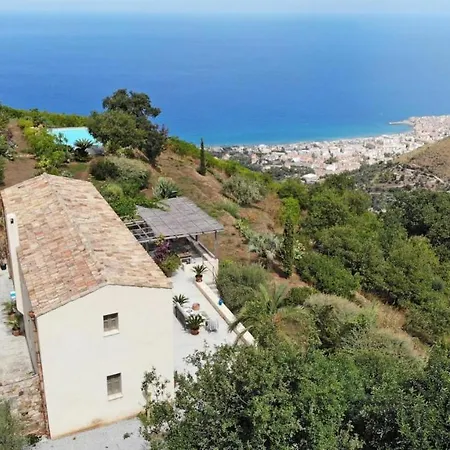 Sleeps 8 Pool Villa