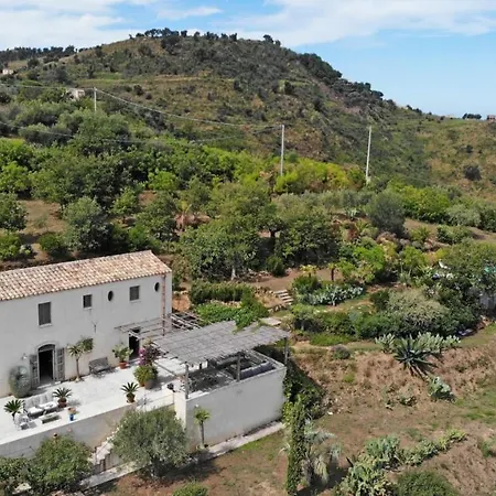 Villa Sleeps 8 Pool